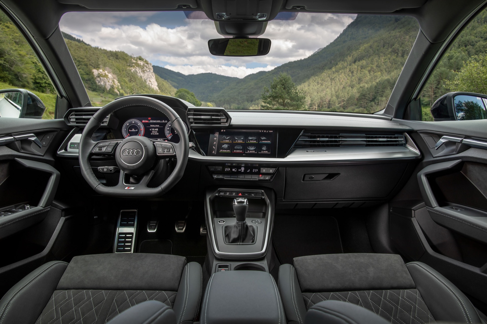 Audi_A3_Sportback_Interiores_1.jpg